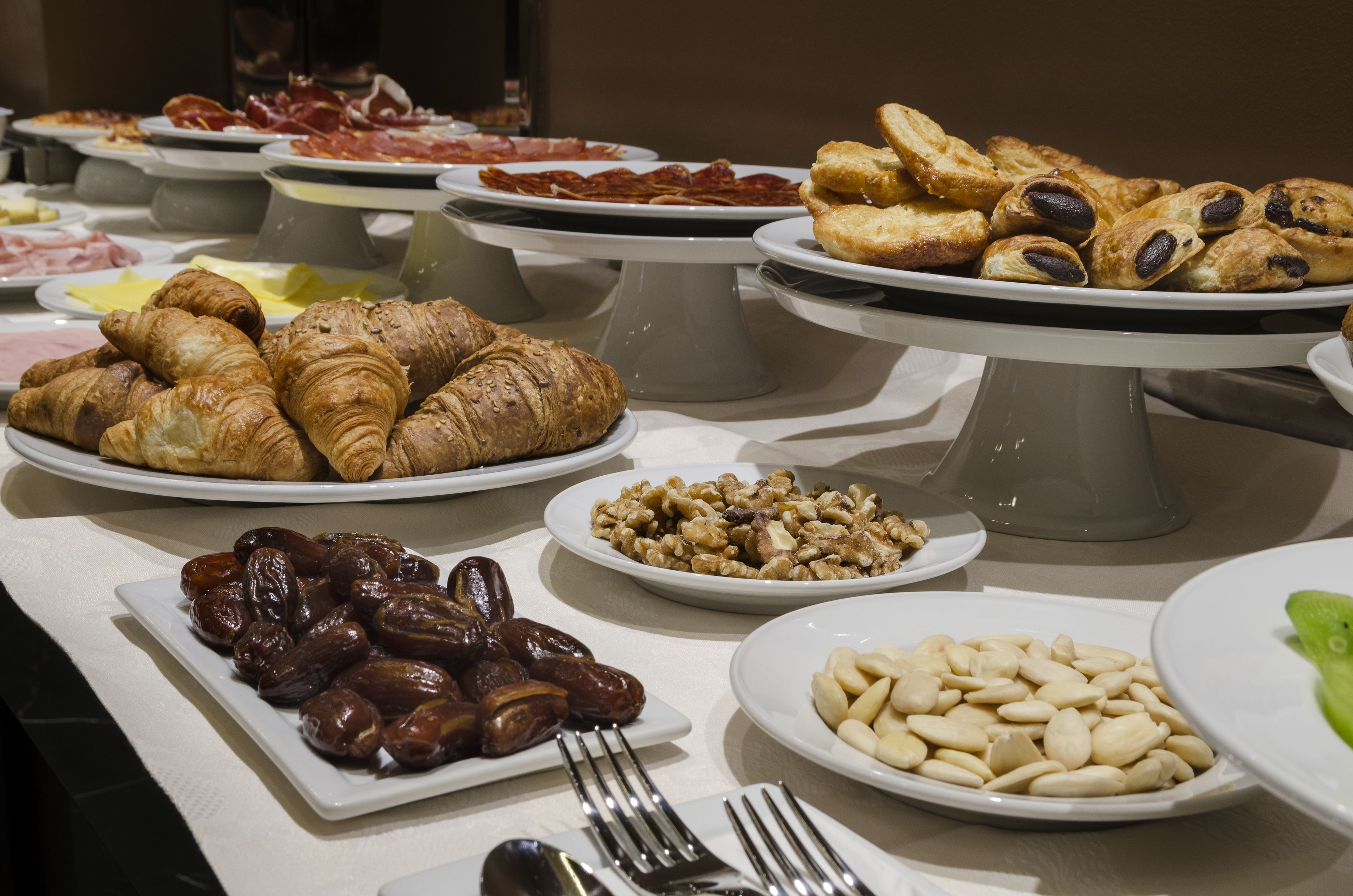 daily buffet breakfast (eur 16 per person)