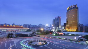 住宿正面 (夜晚)