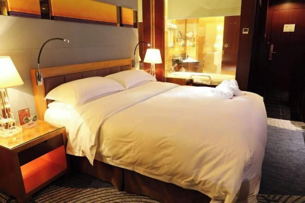 1 Schlafzimmer, hochwertige Bettwaren, Minibar, Zimmersafe