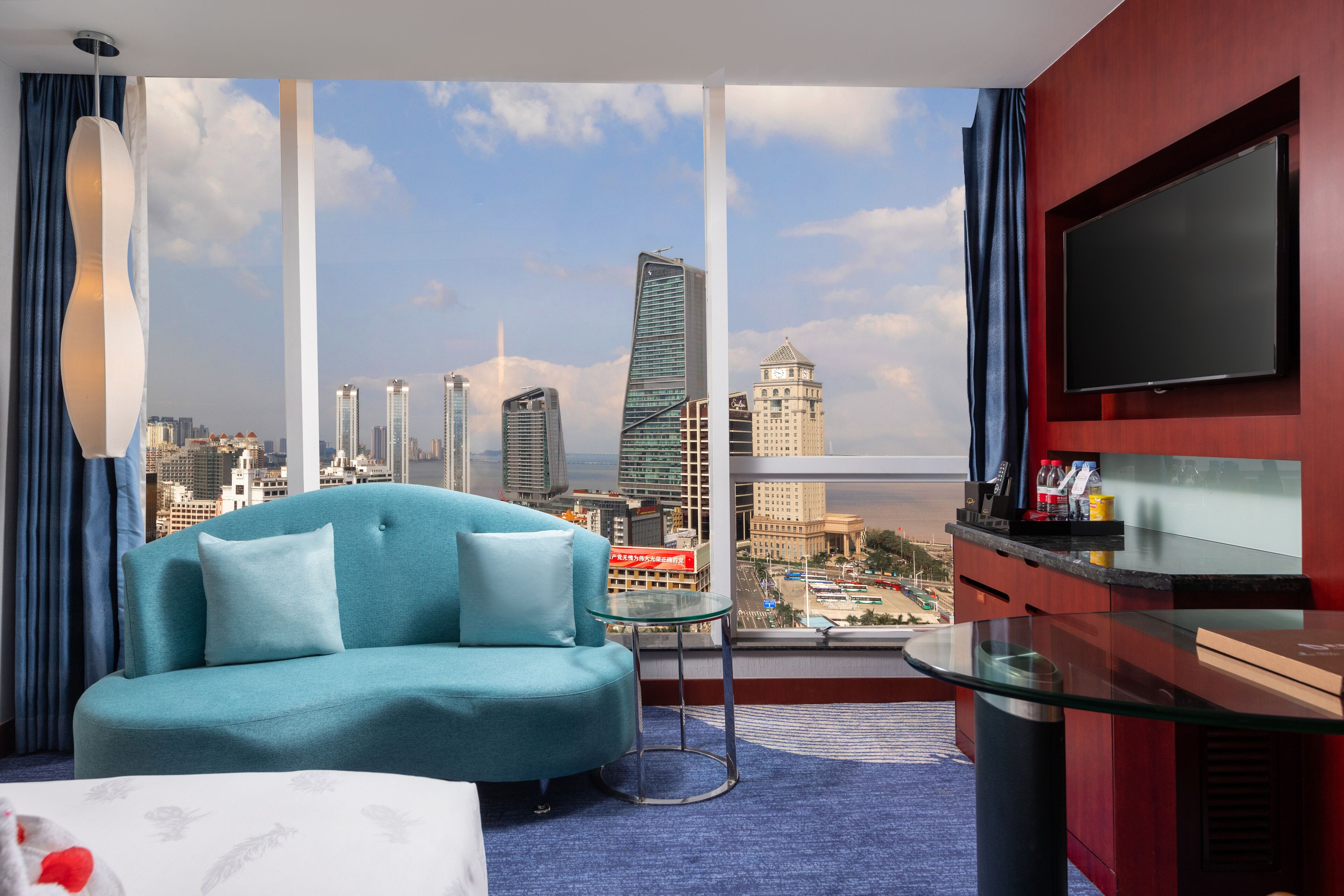 deluxe king macau ocean view | 1 bedroom, premium bedding, minibar, in-room safe
