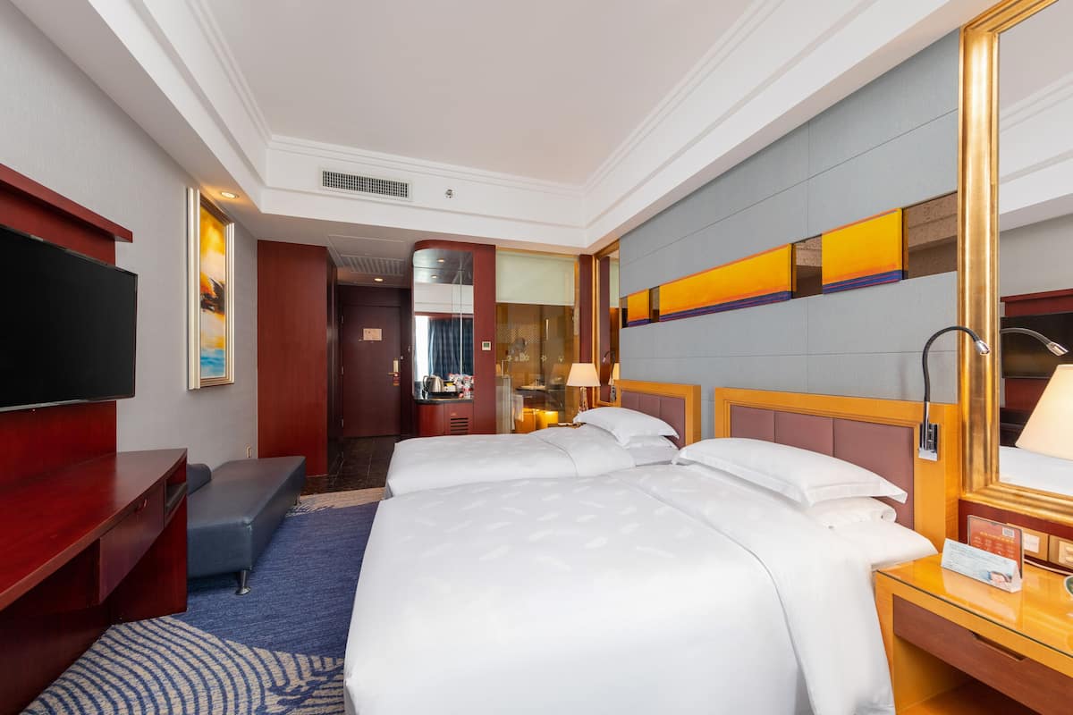 1 Schlafzimmer, hochwertige Bettwaren, Minibar, Zimmersafe