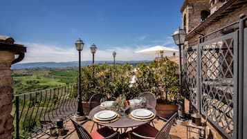 Superior Terrace Apartment | 1 多间卧室、防过敏的被褥、免费迷你吧物品、遮光窗帘