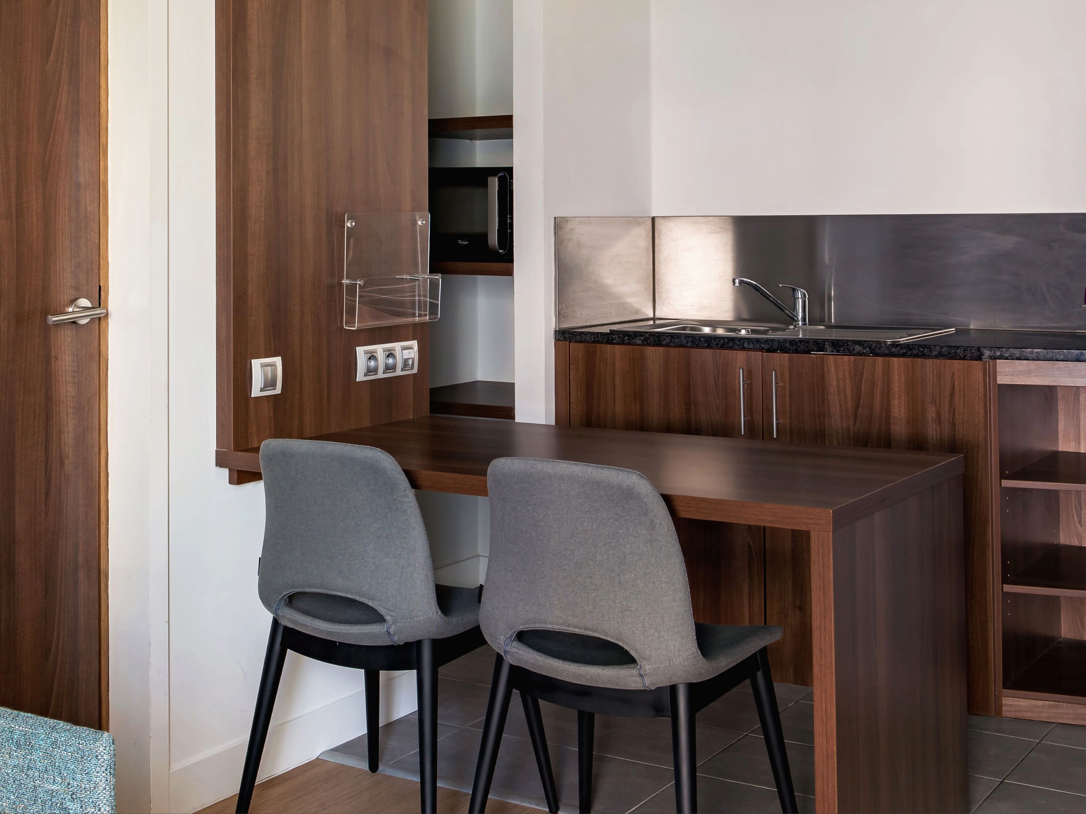 suite, 1 bedroom | 1 bedroom, premium bedding, minibar, desk