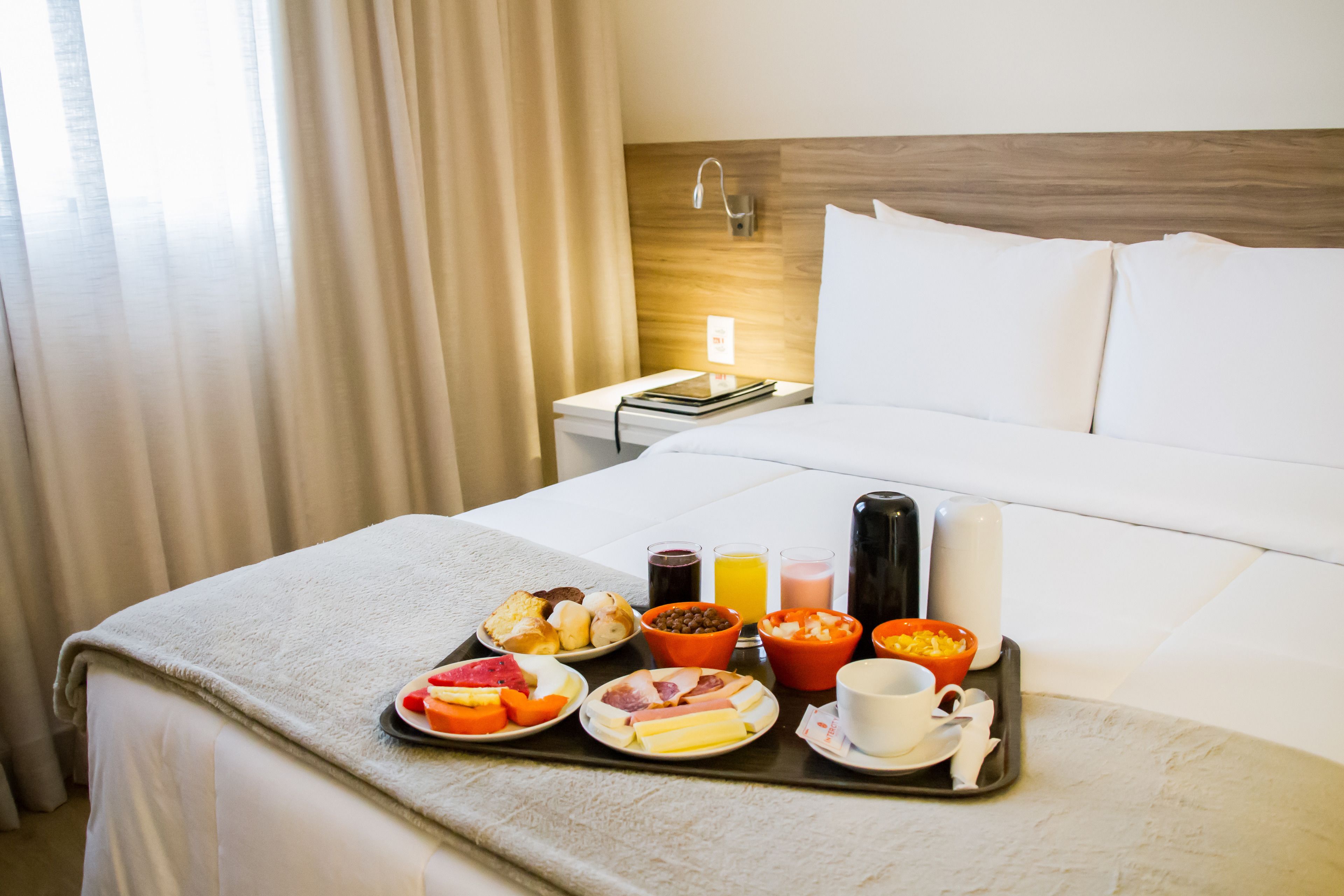 luxo casal - 1 cama king | room service – dining
