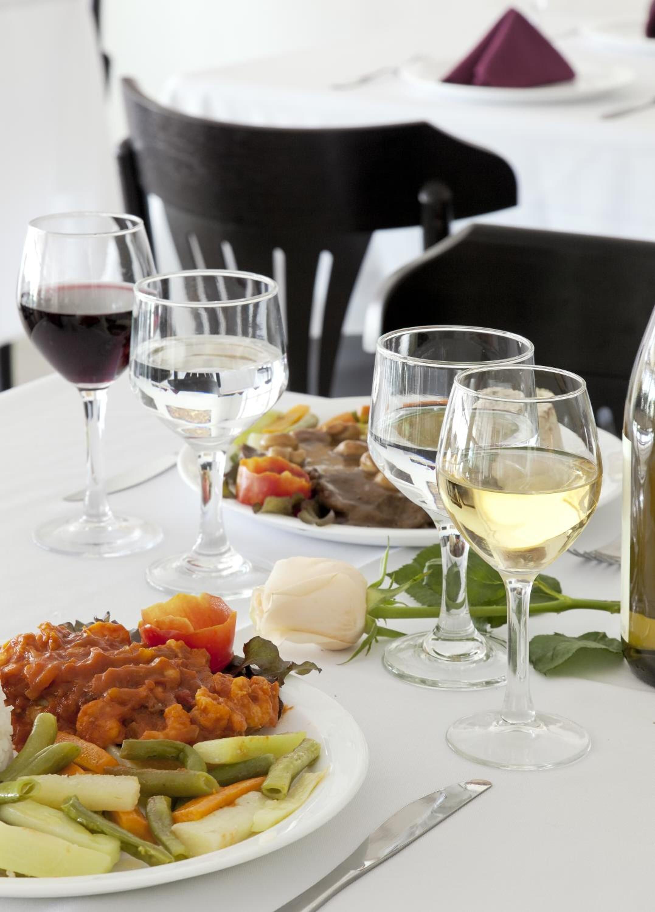 breakfast, lunch and dinner served