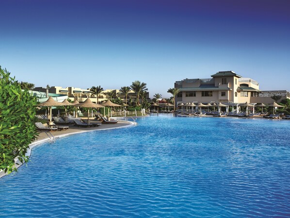 2 outdoor pools, pool umbrellas, sun loungers - Coral sea Holiday Resort & Aqua park (Sharm El Sheikh)