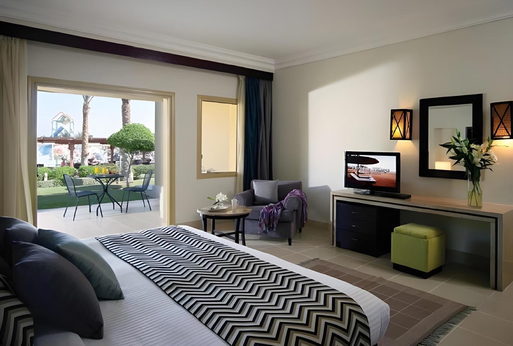 Minibar, in-room safe, free WiFi, bed sheets