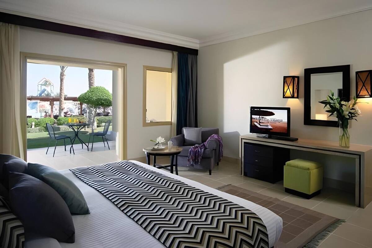 Minibar, in-room safe, free WiFi, bed sheets