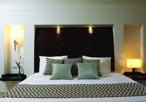 Minibar, in-room safe, free WiFi, bed sheets - Coral sea Holiday Resort & Aqua park (Sharm El Sheikh)