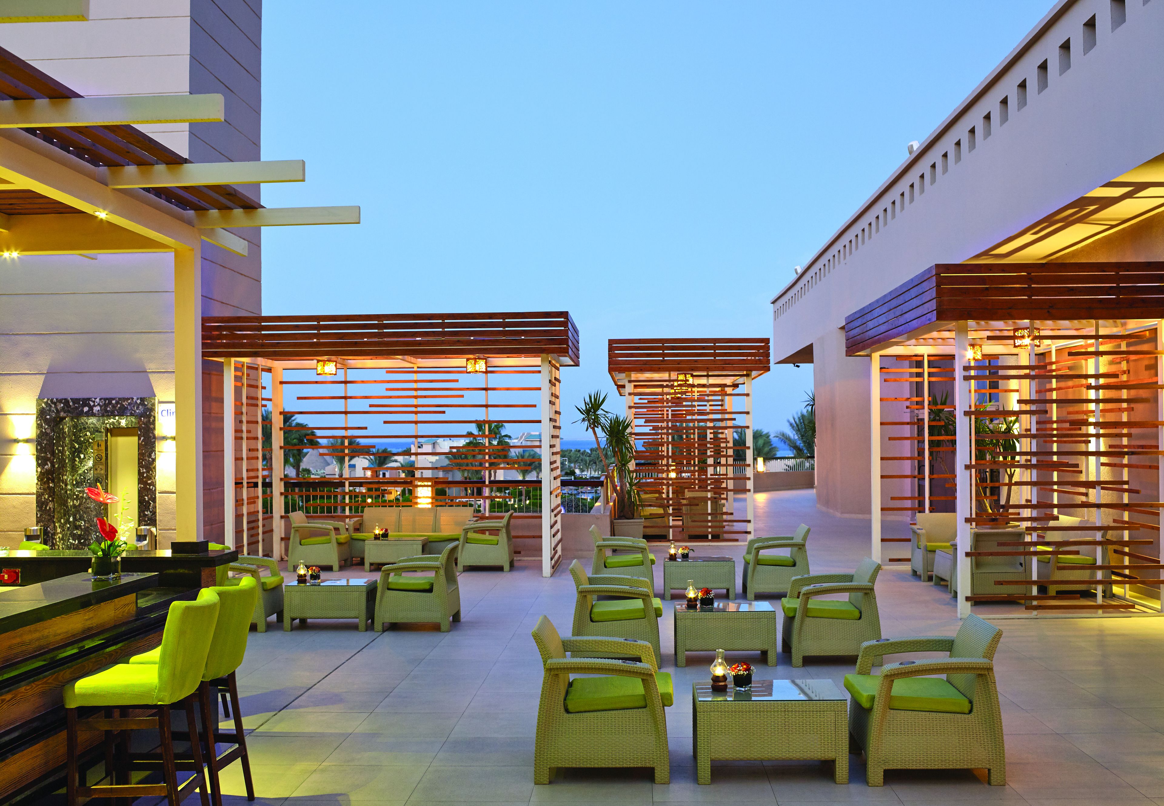 5 bars/lounges, 2 poolside bars, swim-up bar, beach bar