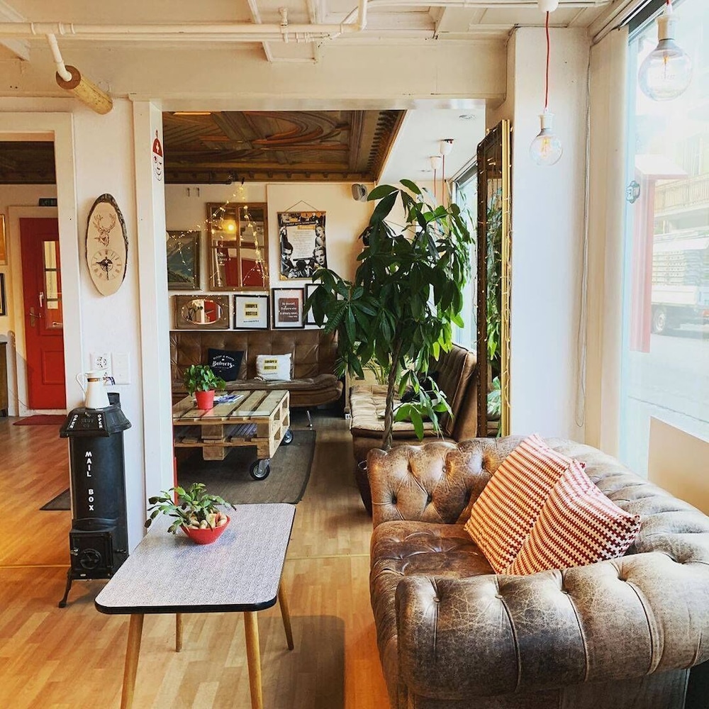 Balmers Hostel by null