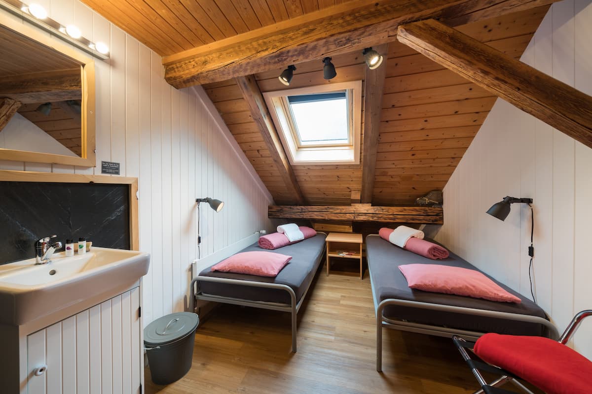 Wifi gratis y ropa de cama