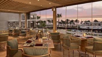 6 restaurants, breakfast, lunch served; local and international cuisine