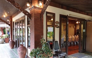 Breakfast, lunch, dinner served; Thai cuisine, pool views