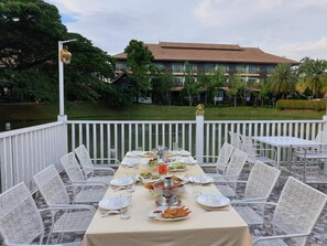 Breakfast, lunch, dinner served; Thai cuisine, pool views  - Kong Garden View Resort (Chiang Rai)