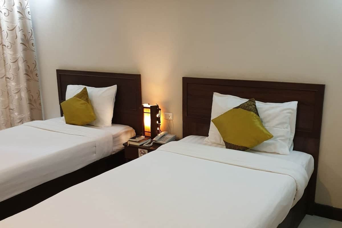 Deluxe Twin Room | Air conditioning