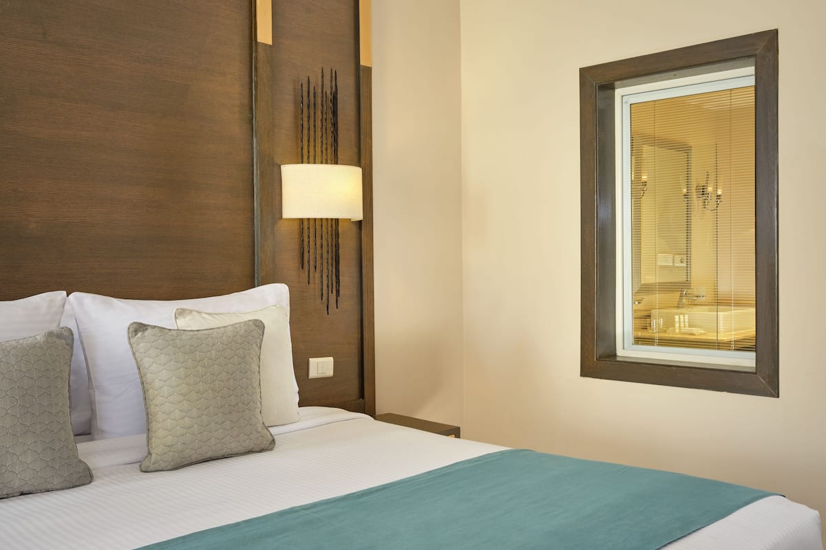 Minibar, in-room safe, desk, blackout drapes