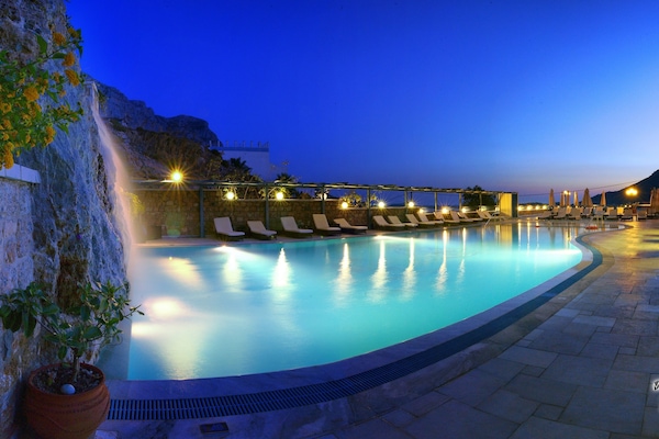 Outdoor pool, pool loungers