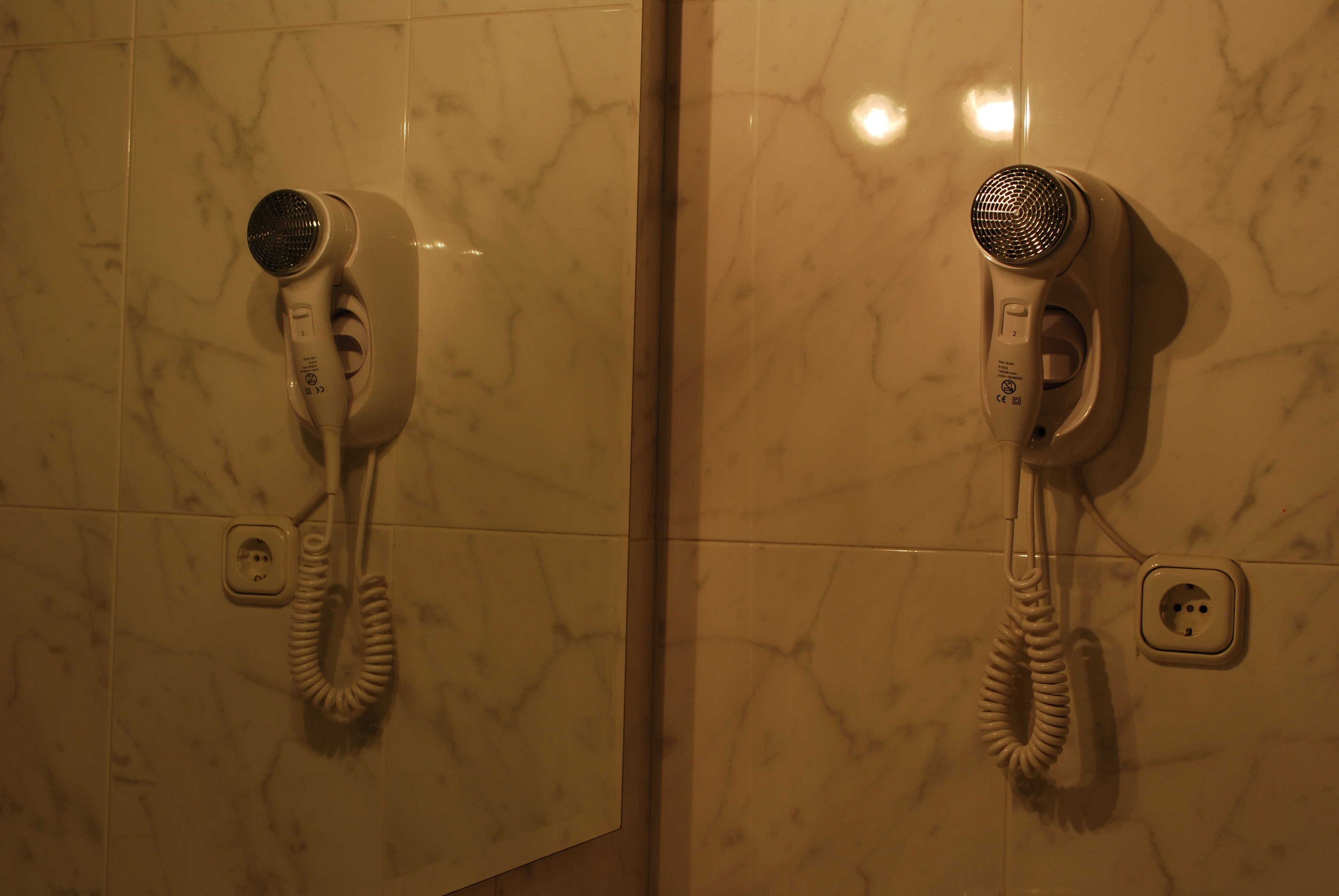 triple room | bathroom | shower, free toiletries, hair dryer, towels