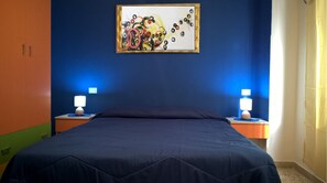 Premium bedding, desk, iron/ironing board, free WiFi