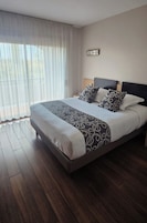 Double Room | Desk, blackout drapes, soundproofing, free WiFi