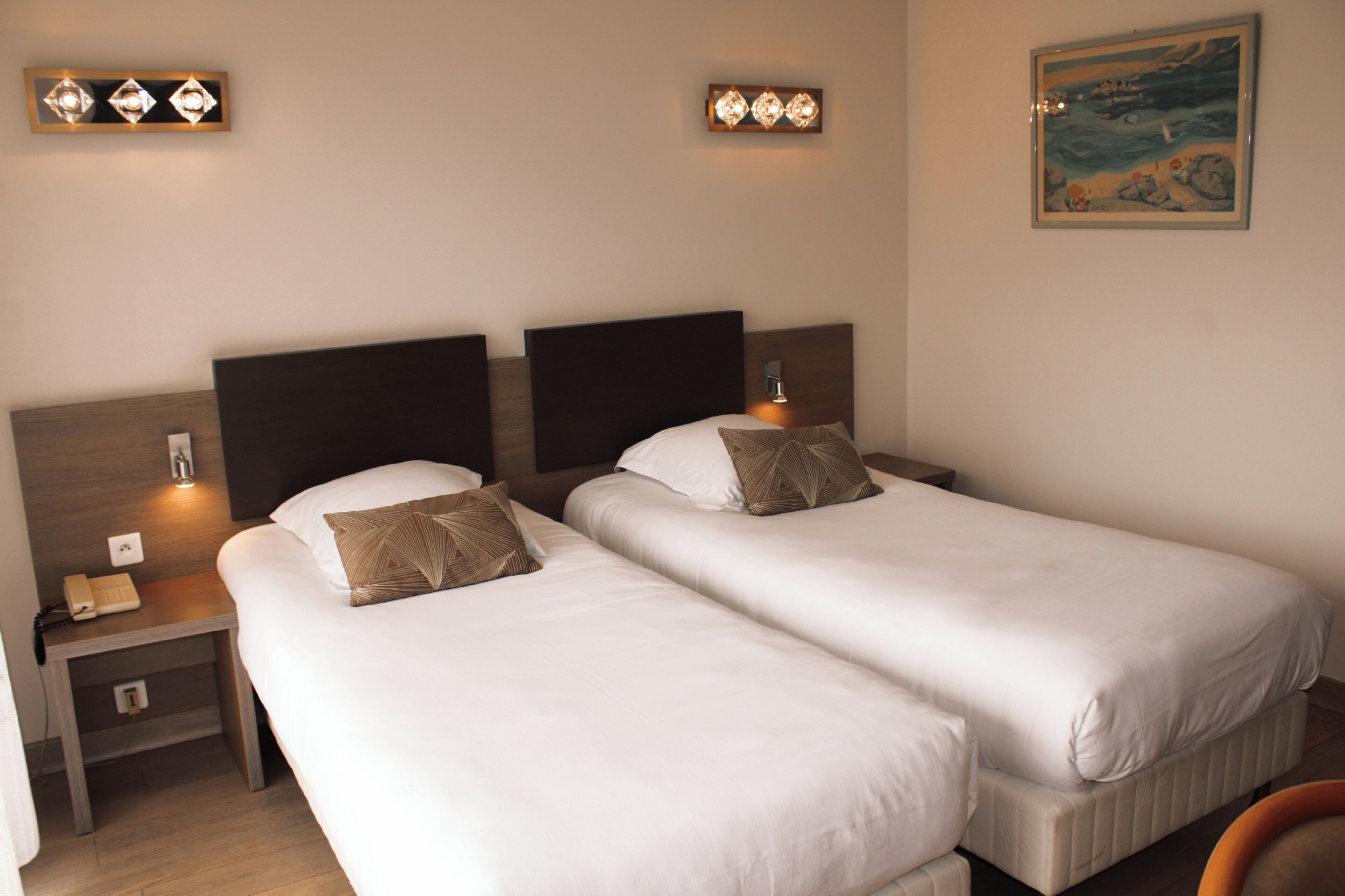 twin room | 1 bedroom, desk, blackout curtains, soundproofing