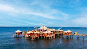Spiaggia privata, lettini da mare, ombrelloni, teli da spiaggia