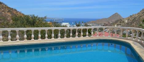 屋外プール、サンラウンジャー