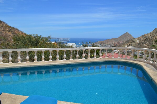 Outdoor pool, pool loungers - Casa Rosa (Cabo San Lucas)