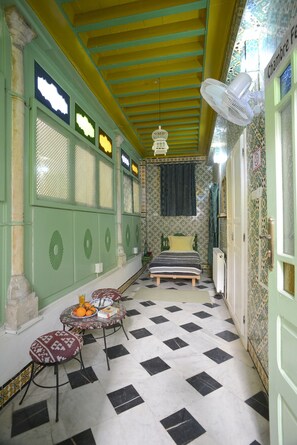 Standard Single Room | Individually decorated, desk, blackout drapes, iron/ironing board - Dar Ya - Hostel (Tunis)