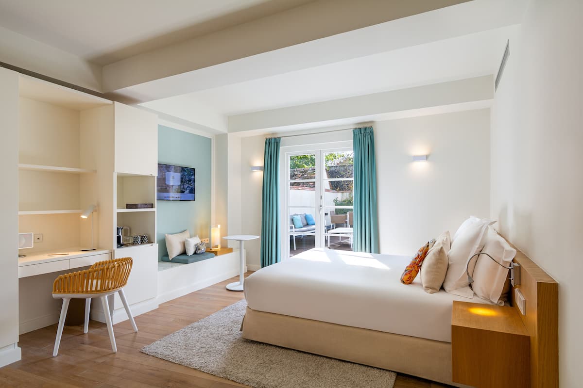 superior room, terrace | 1 bedroom, premium bedding, minibar, in-room safe