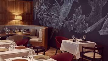 Lunch and dinner served, Italian cuisine