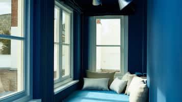 Suite | 1 bedroom, premium bedding, minibar, in-room safe