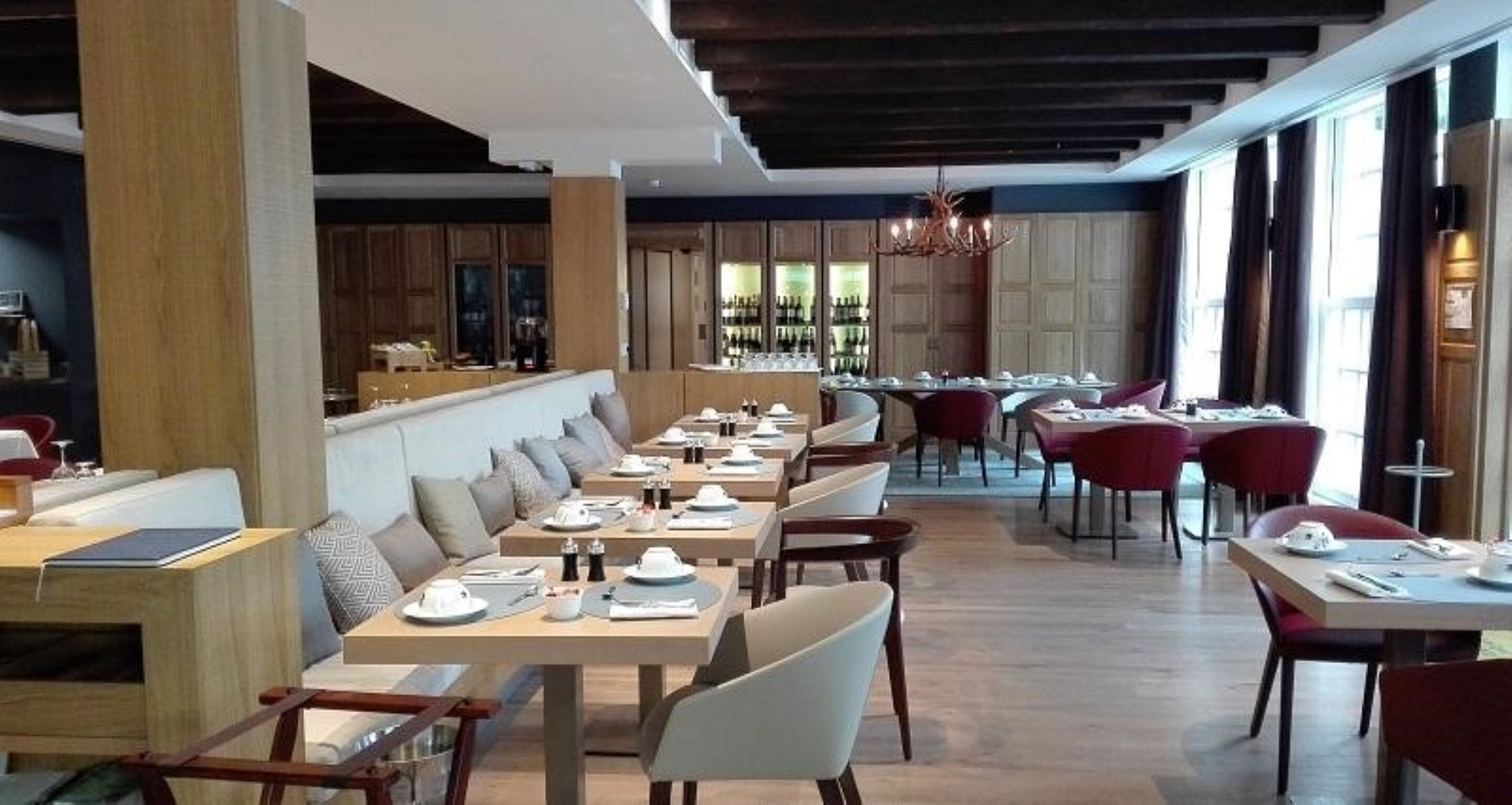 Daily buffet breakfast (EUR 18 per person)