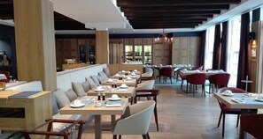 Päivittäinen buffetaamiainen (18 EUR per henkilö)