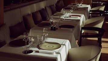 Ze serveren er lunch en diner