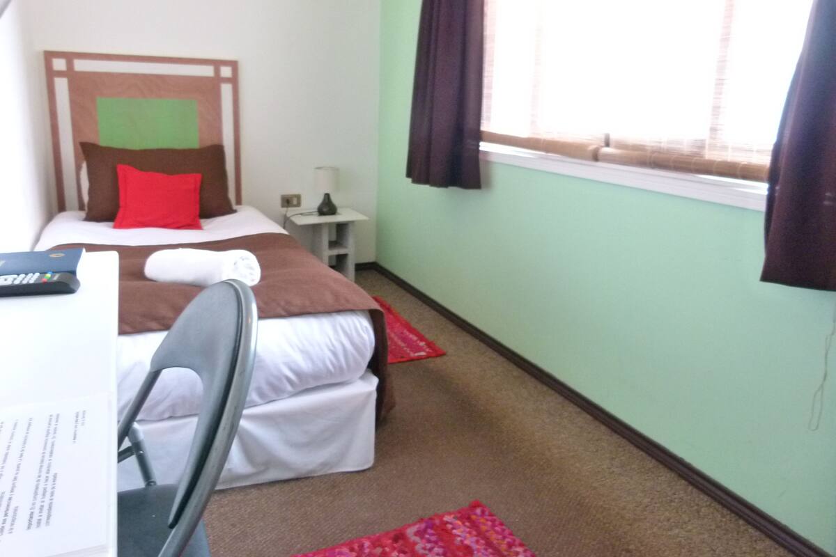 Single Room, Shared Bathroom | Desk, free WiFi