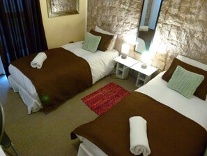 Single Room, 1 Single Bed, Private Bathroom | Desk, free WiFi