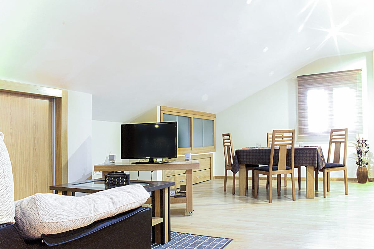 Veleta Apartment | Oppholdsområde | Flatskjerm-TV