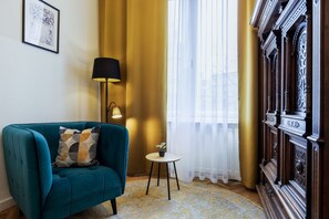 Grand Apartment, 2 Bedrooms | Blackout drapes, iron/ironing board, free cribs/infant beds, free WiFi - Maverick Apartments (Budapest)
