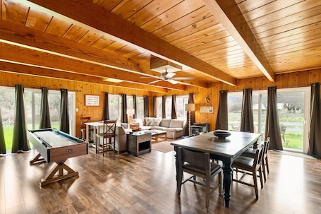 House, 3 Bedrooms, Patio | Living area. Indian Creek Lodge
