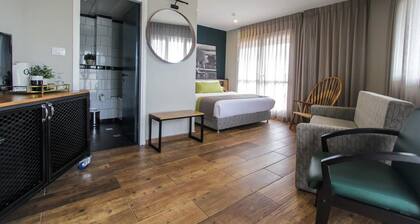The White House Hotel at Dizengoff Square