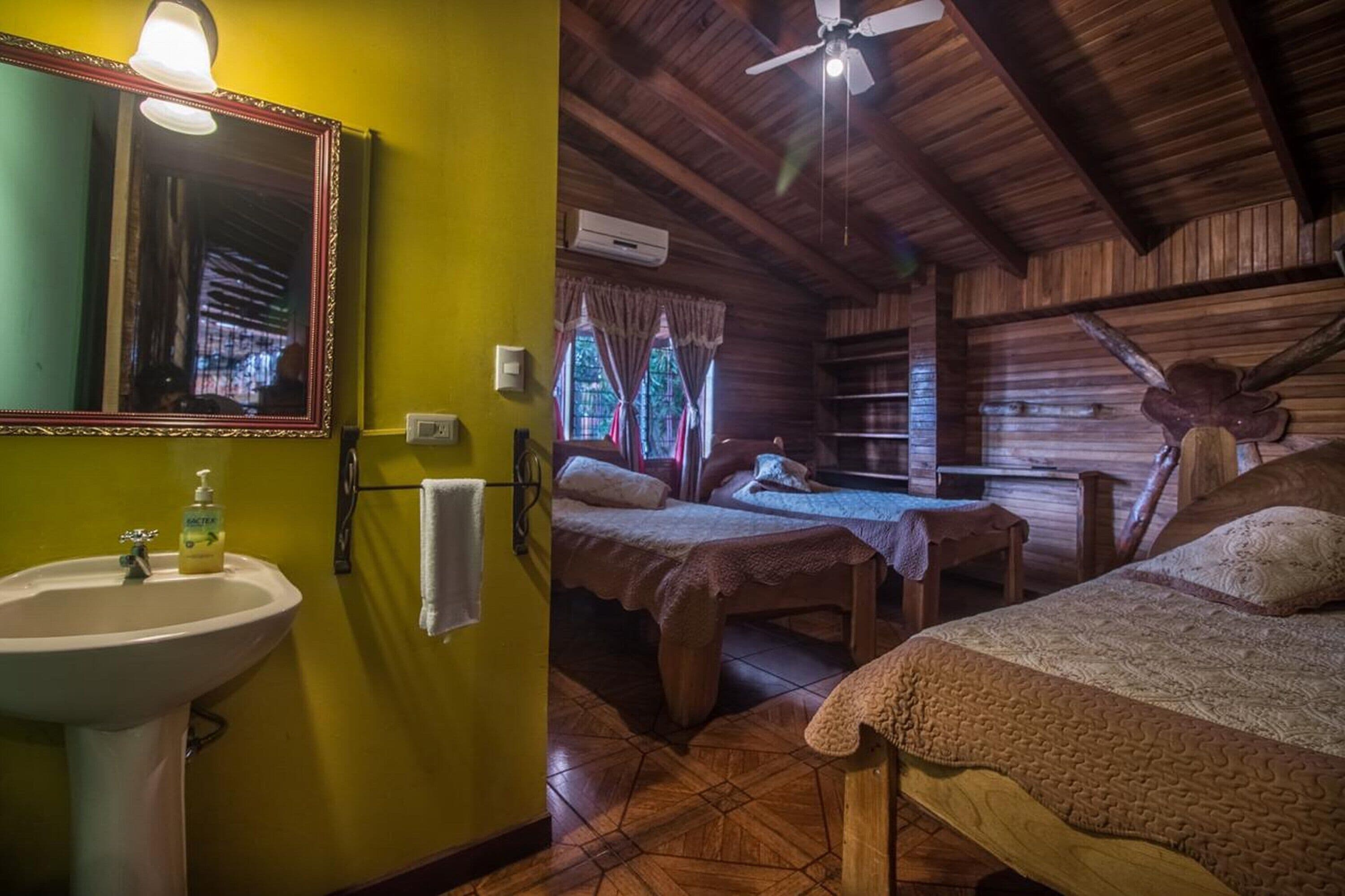 standard room | bathroom shower