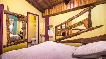 Standard Room, 1 Queen Bed | Iron/ironing board, free WiFi, bed sheets