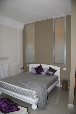 Minibar, in-room safe, soundproofing, iron/ironing board