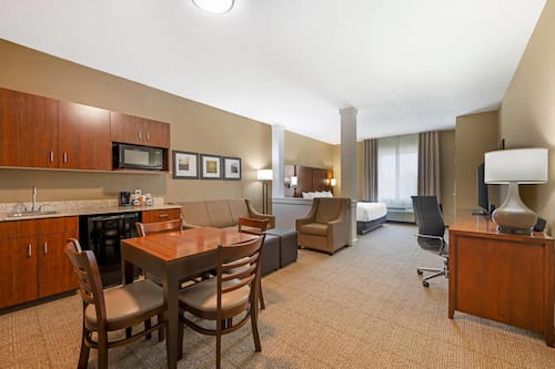 Suite, 1 King Bed with Sofa bed, Non Smoking | Desk, blackout drapes, soundproofing, iron/ironing board