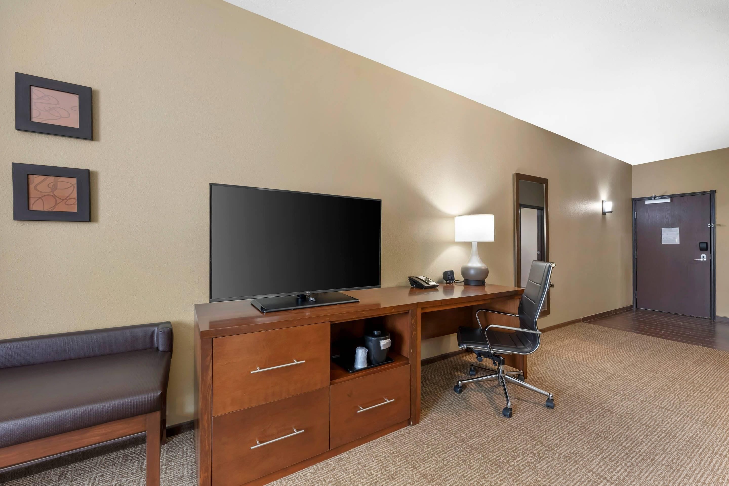 suite, 1 king bed with sofa bed, non smoking | 1 bedroom, desk, blackout curtains, soundproofing