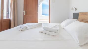 Tabla de planchar con plancha, cunas gratuitas y wifi gratis