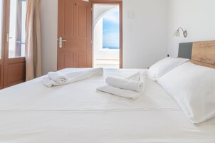 Tabla de planchar con plancha, cunas gratuitas y wifi gratis 