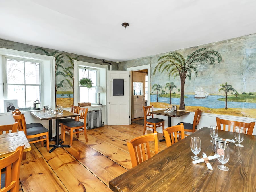 Se sirven cenas y cocina de la granja a la mesa